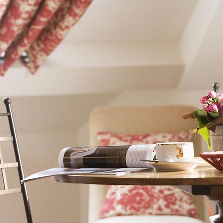 Hotel & Restaurant Le Central Trouville Стая снимка